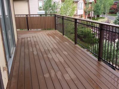 Custom Rail & Privacy Features from Woodland Park Deck Builder